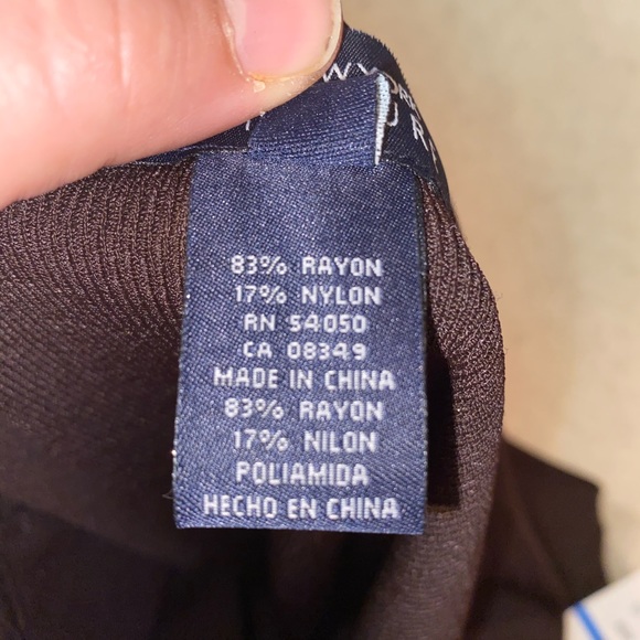 Women’s skirt and shirt - Picture 6 of 11